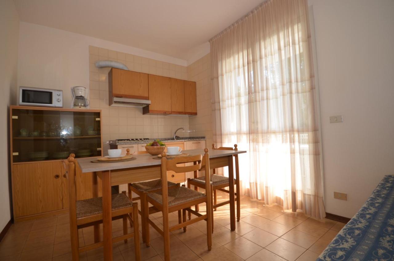 Appartamenti Sirio Via Pesci 6,8,14 比比翁 外观 照片